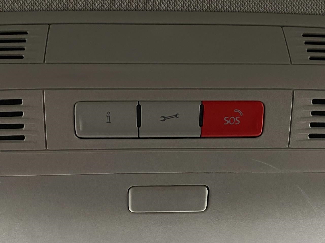 2025 Volkswagen Taos SE 4MOTION