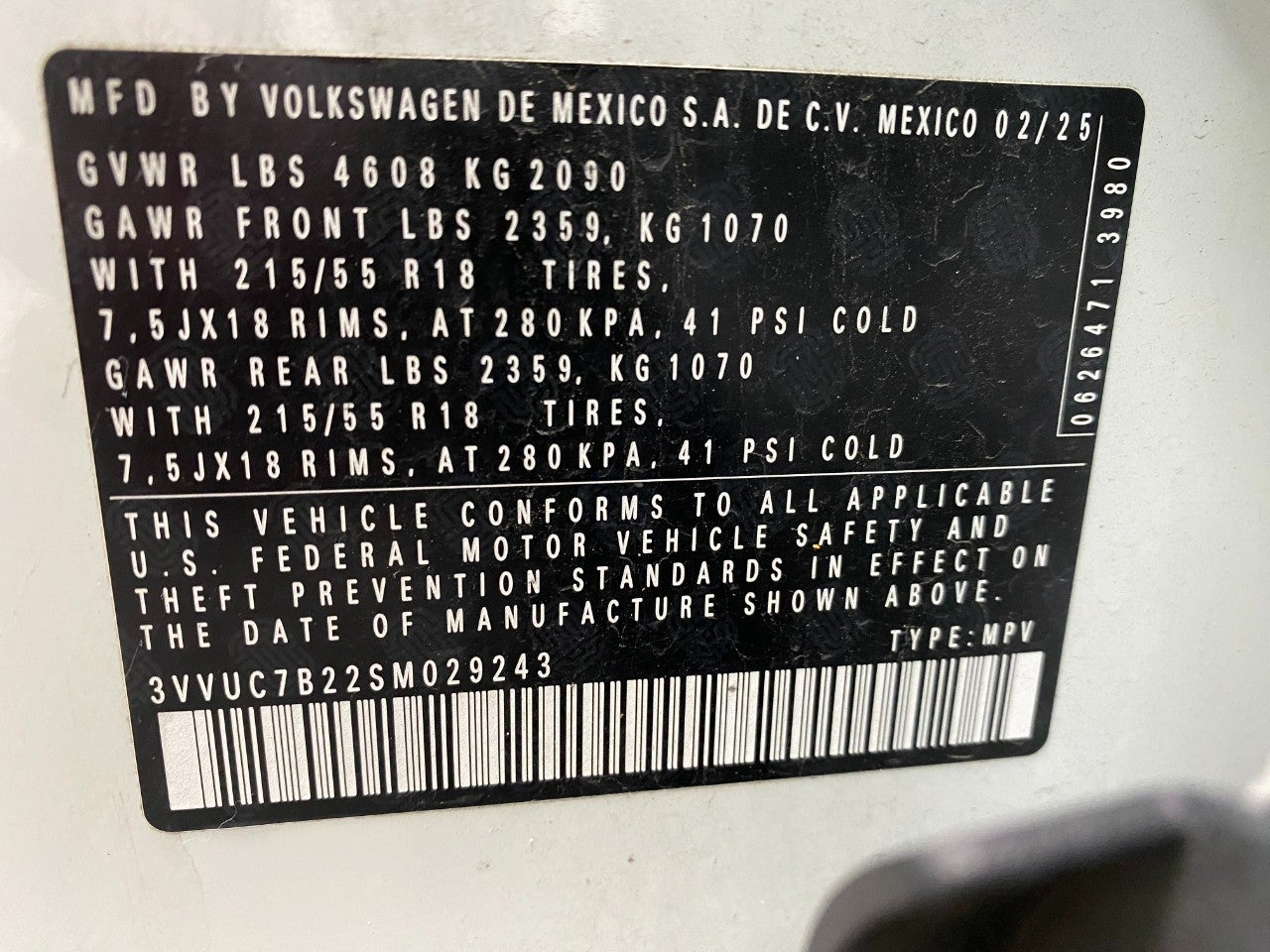 2025 Volkswagen Taos SE 4MOTION
