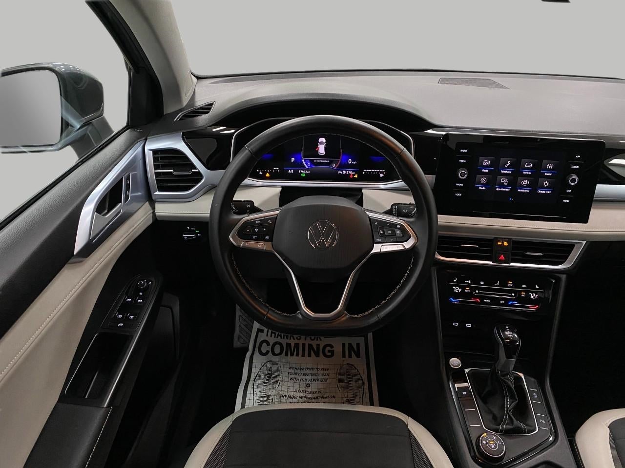 2025 Volkswagen Taos SE 4MOTION