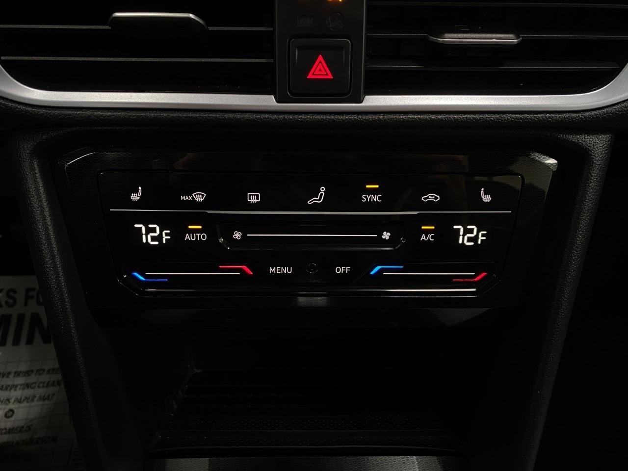 2025 Volkswagen Taos SE 4MOTION