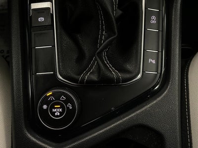 2025 Volkswagen Taos SE 4MOTION