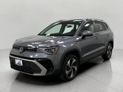 2025 Volkswagen Taos SE 4MOTION
