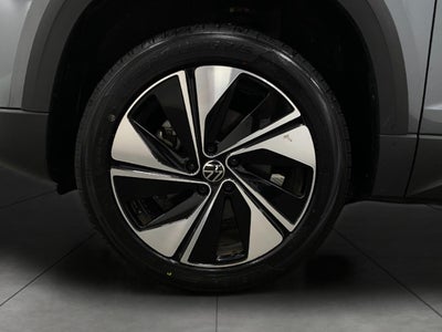 2025 Volkswagen Taos SE 4MOTION