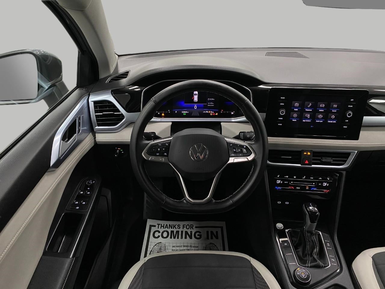 2025 Volkswagen Taos SE 4MOTION