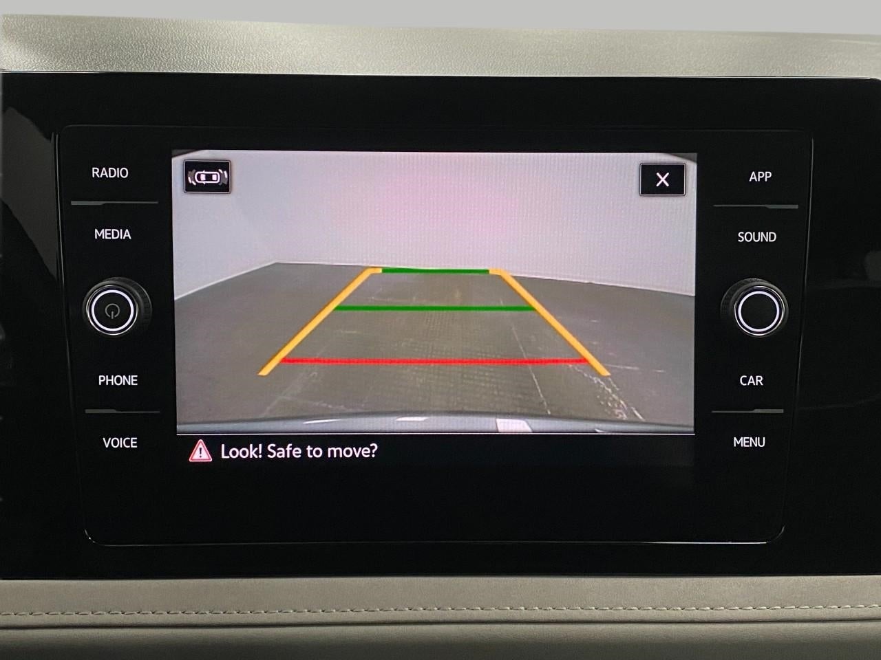 2025 Volkswagen Taos SE 4MOTION