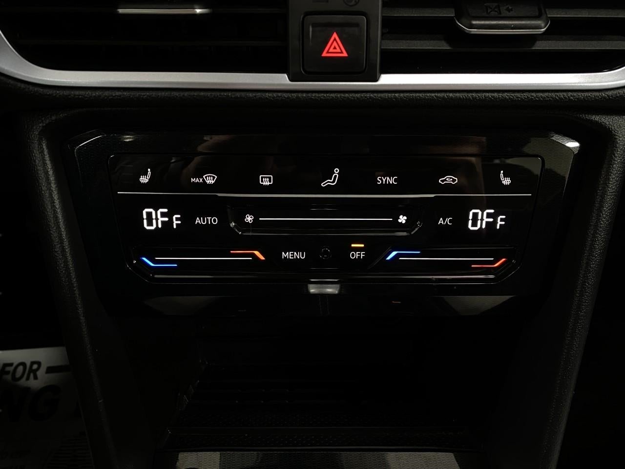 2025 Volkswagen Taos SE 4MOTION