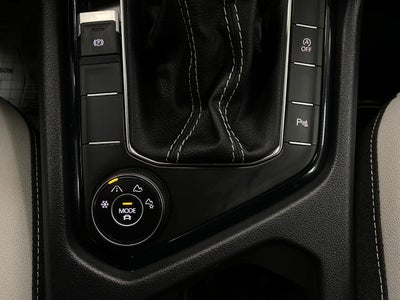 2025 Volkswagen Taos SE 4MOTION