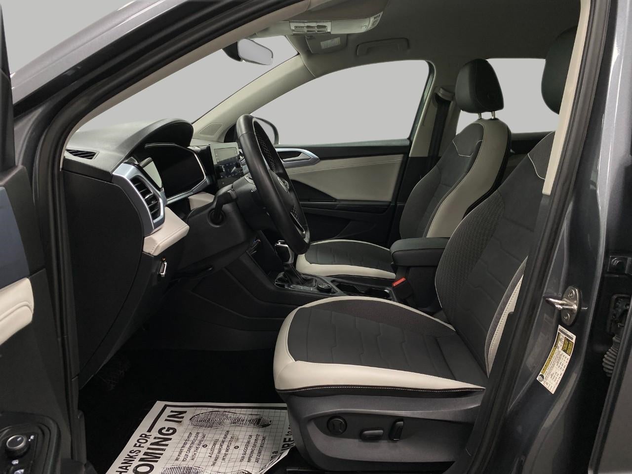 2025 Volkswagen Taos SE 4MOTION