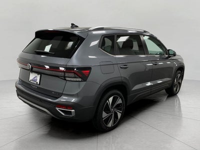 2025 Volkswagen Taos SE 4MOTION