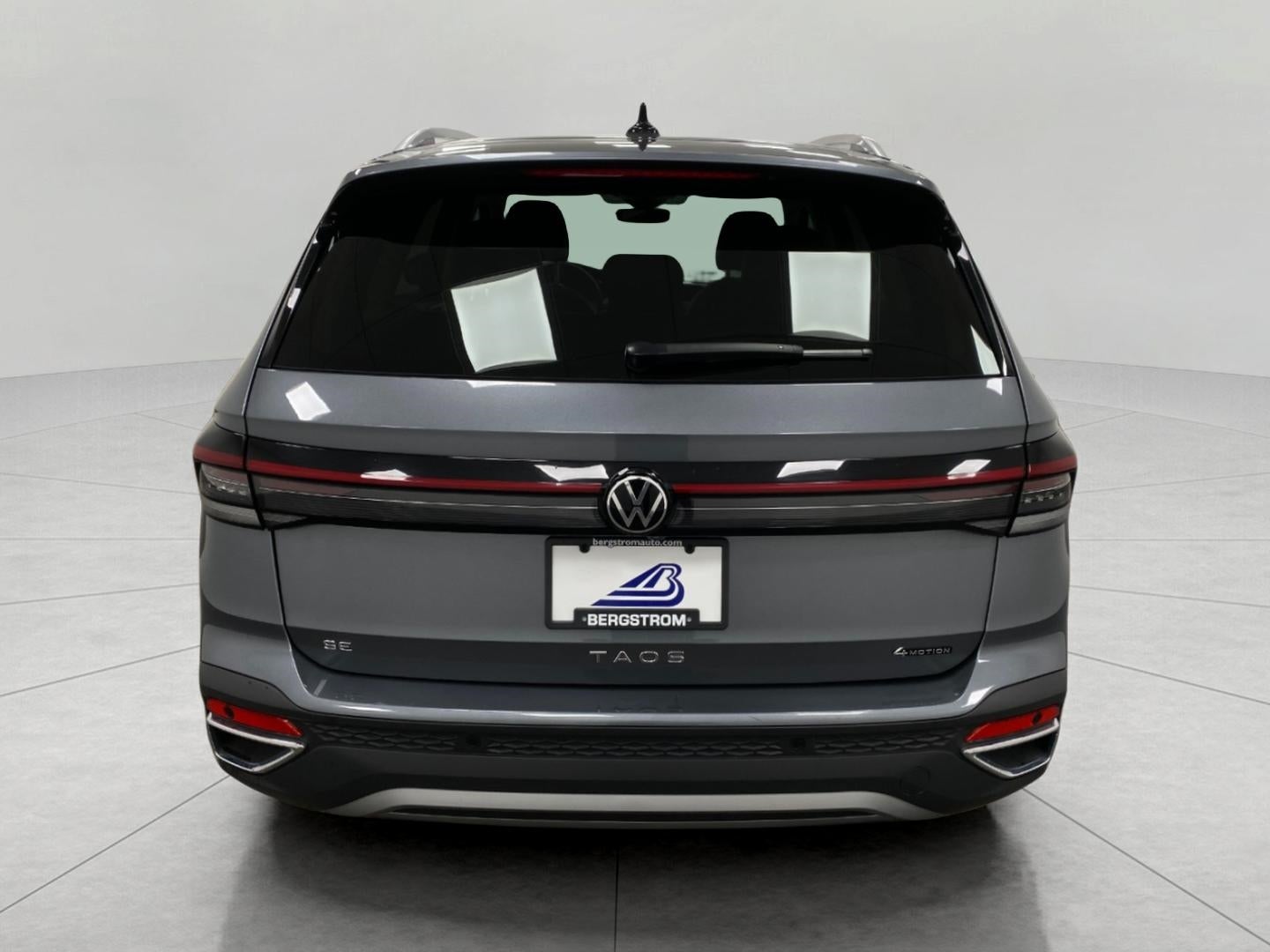 2025 Volkswagen Taos SE 4MOTION