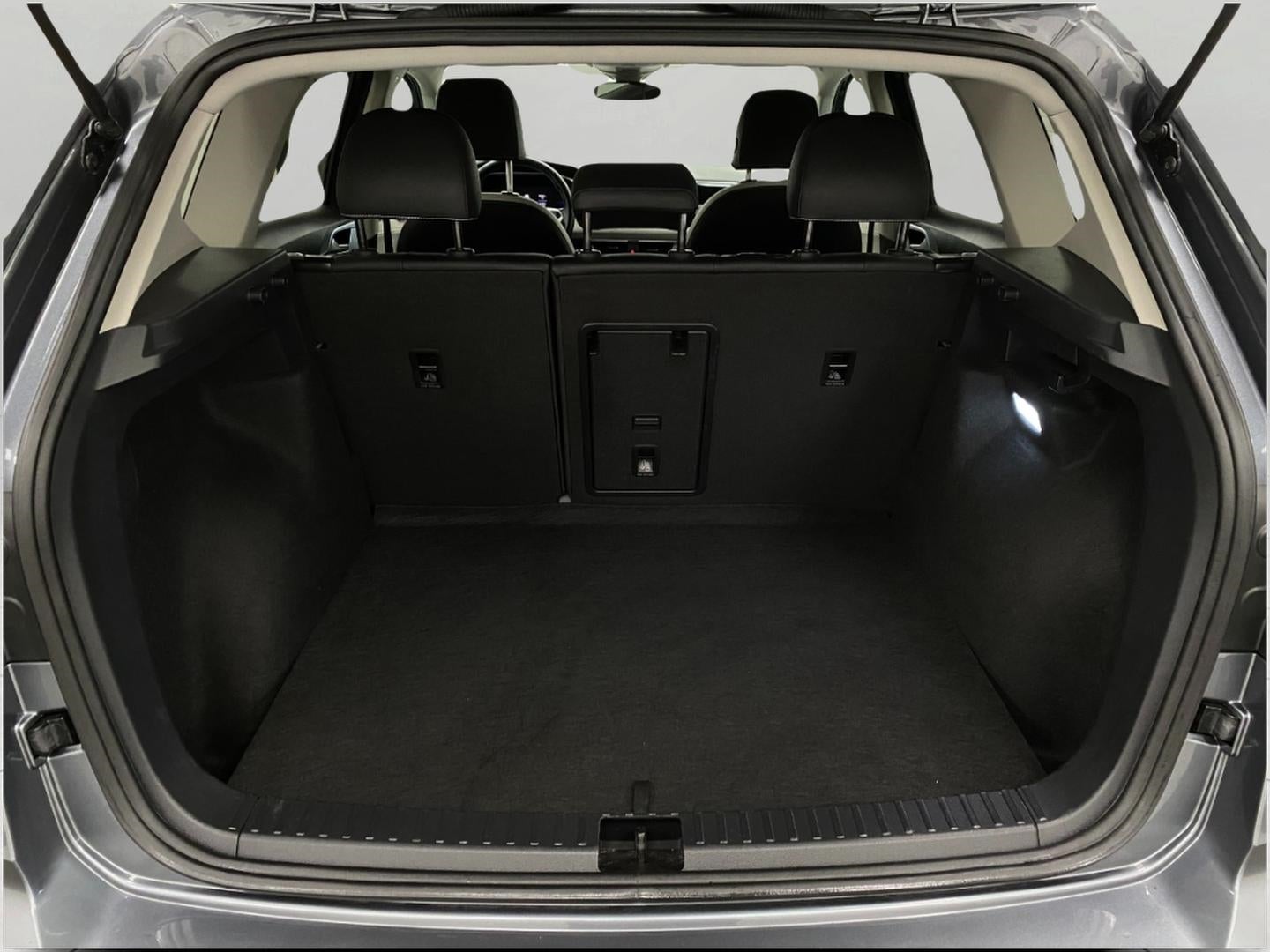 2025 Volkswagen Taos SE 4MOTION