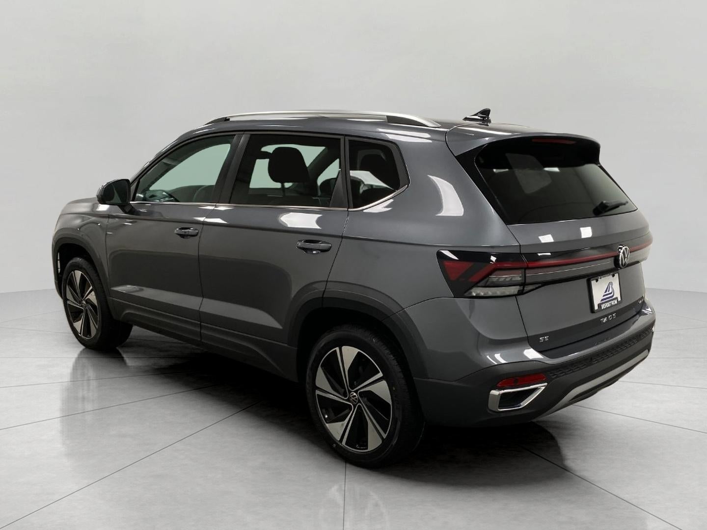2025 Volkswagen Taos SE 4MOTION
