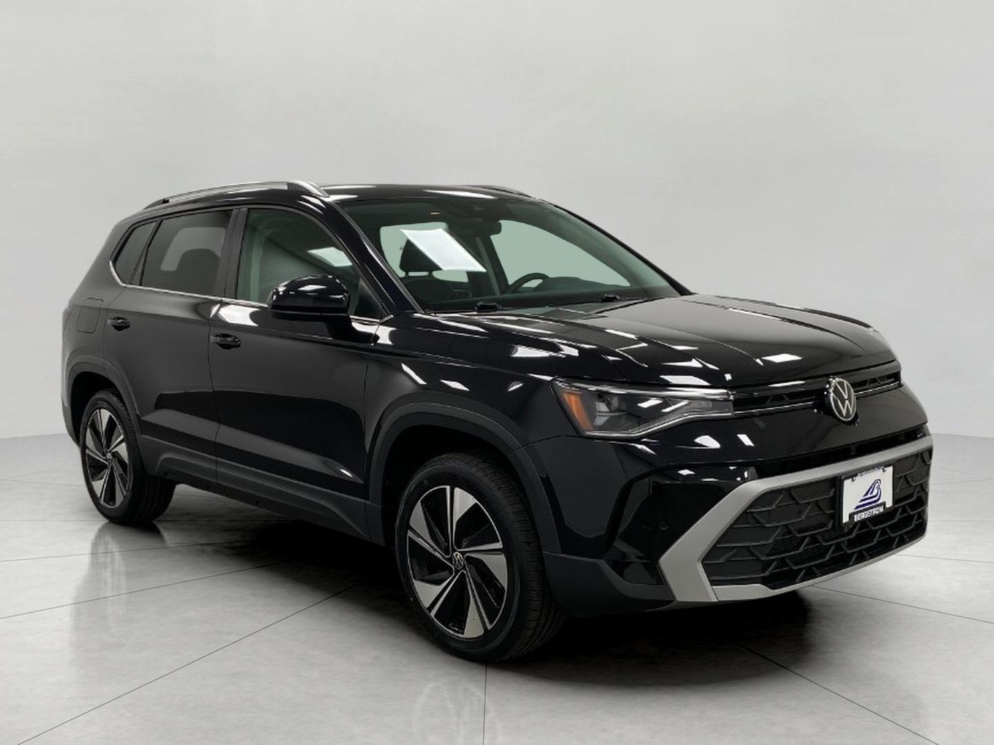 2025 Volkswagen Taos SE 4MOTION