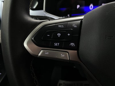 2025 Volkswagen Taos SE 4MOTION