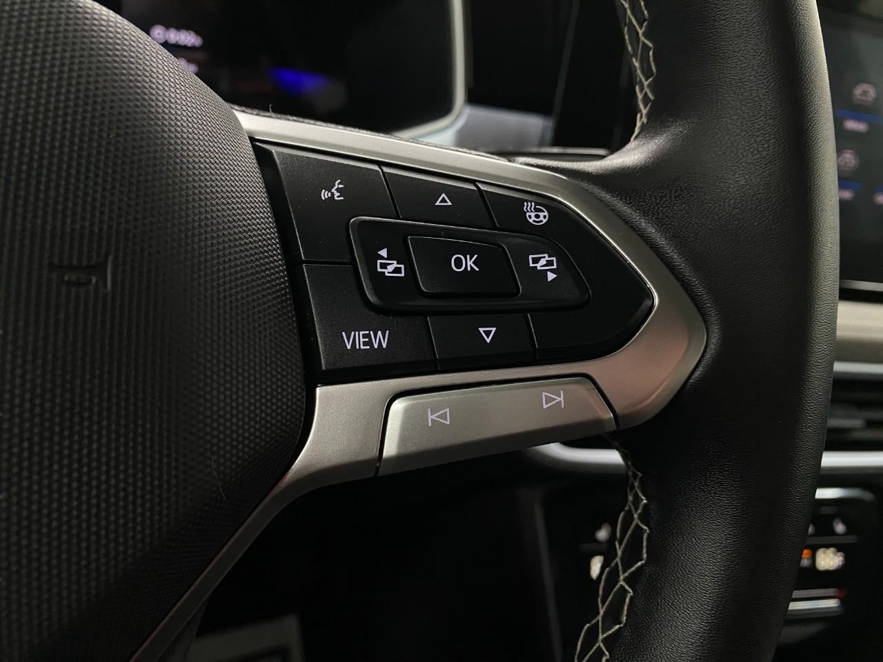 2025 Volkswagen Taos SE 4MOTION