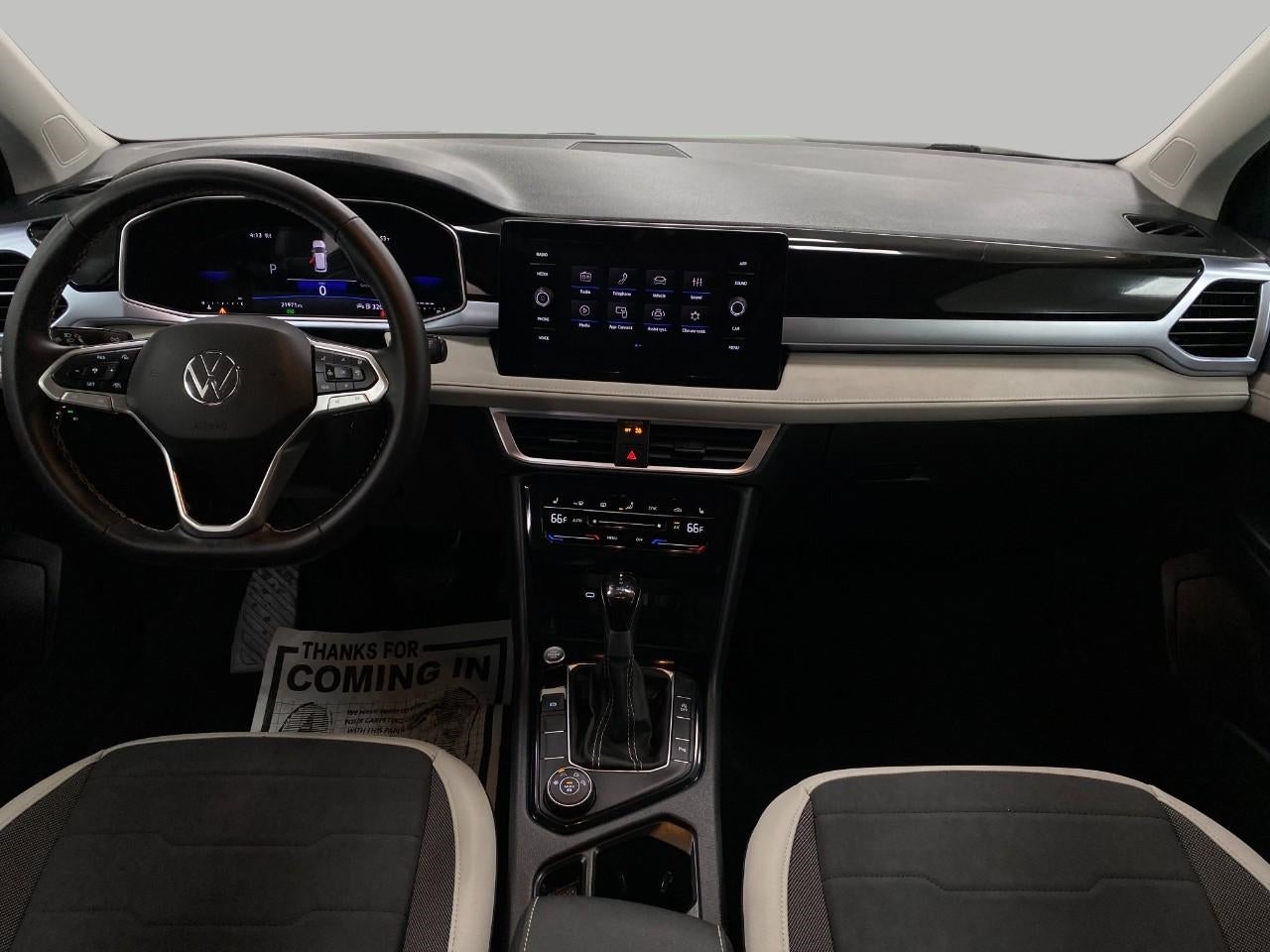 2025 Volkswagen Taos SE 4MOTION