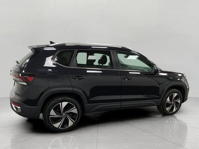 2025 Volkswagen Taos SE 4MOTION