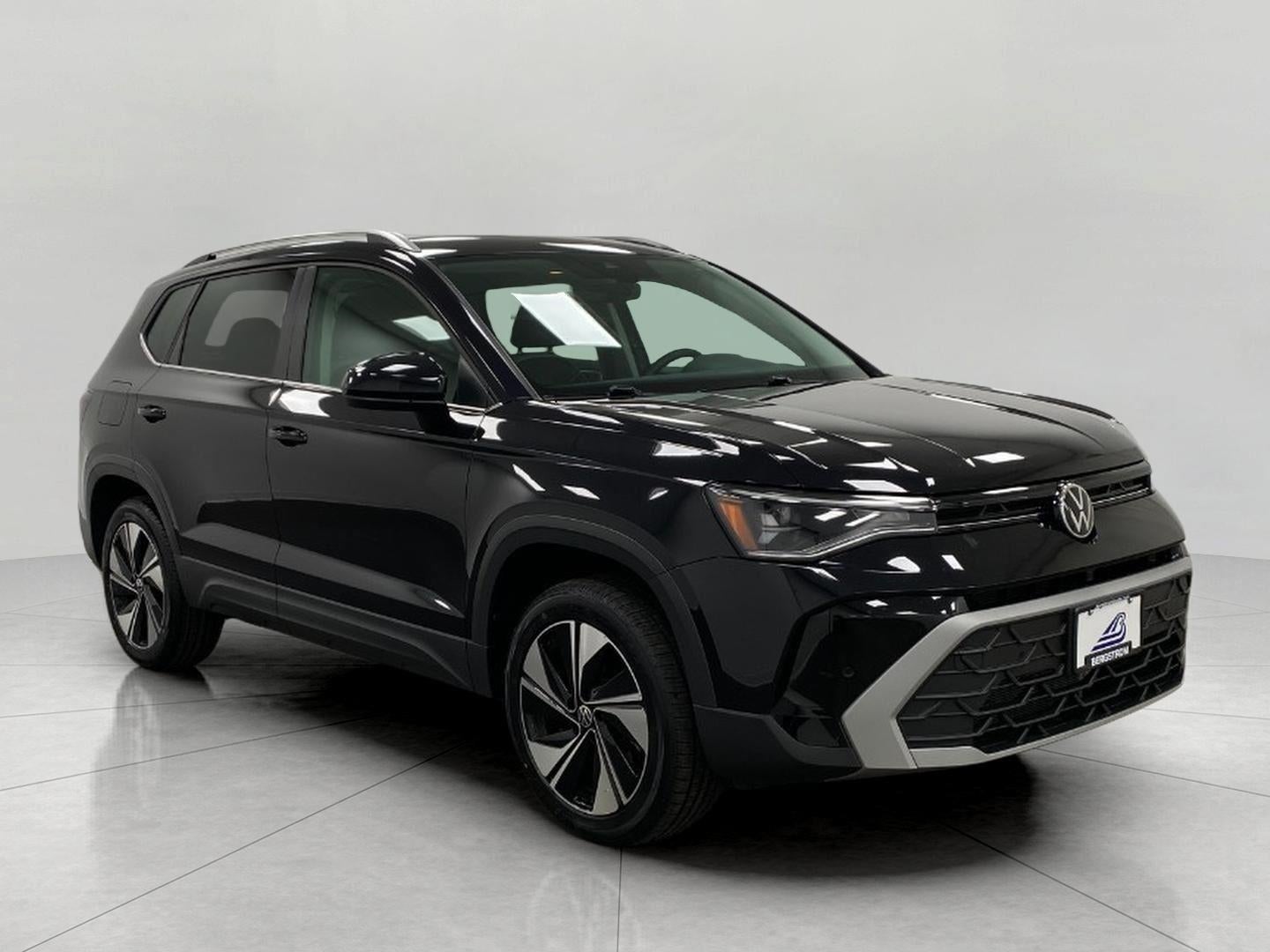 2025 Volkswagen Taos SE 4MOTION