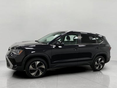 2025 Volkswagen Taos SE 4MOTION