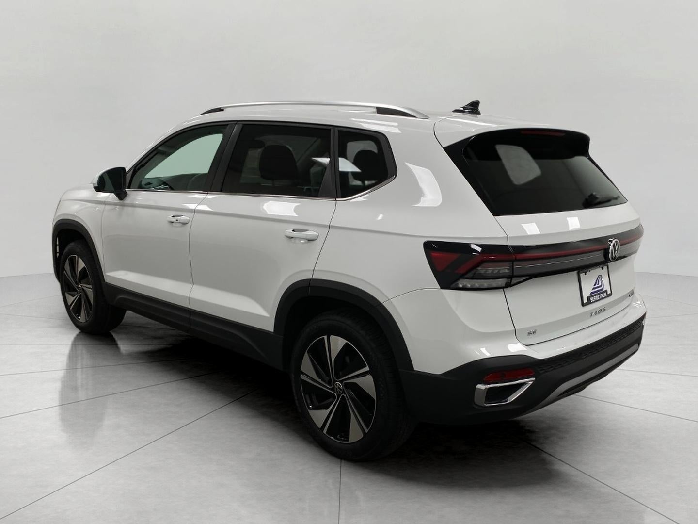 2025 Volkswagen Taos SE 4MOTION