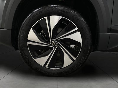 2025 Volkswagen Taos SE 4MOTION