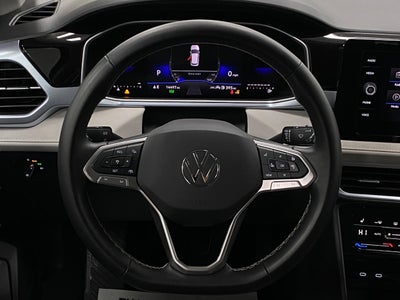 2025 Volkswagen Taos SE 4MOTION