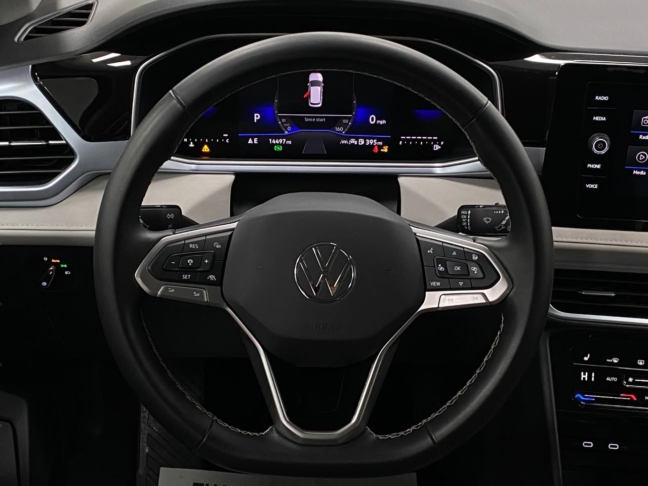 2025 Volkswagen Taos SE 4MOTION