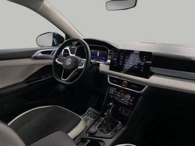 2025 Volkswagen Taos SE 4MOTION