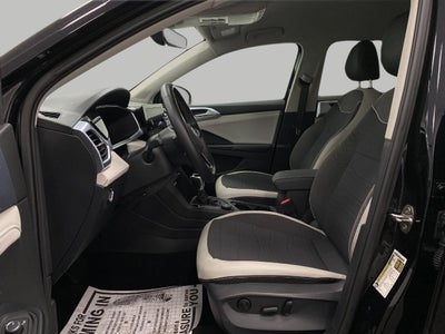 2025 Volkswagen Taos SE 4MOTION