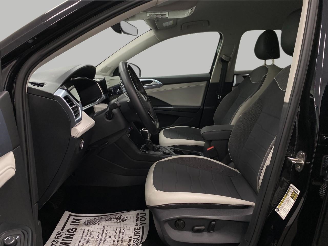 2025 Volkswagen Taos SE 4MOTION