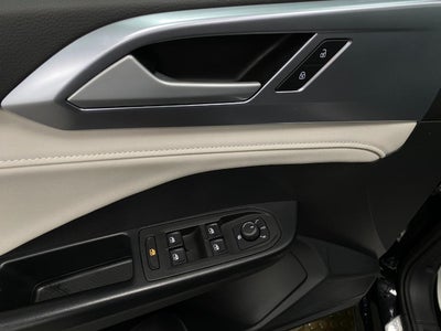 2025 Volkswagen Taos SE 4MOTION