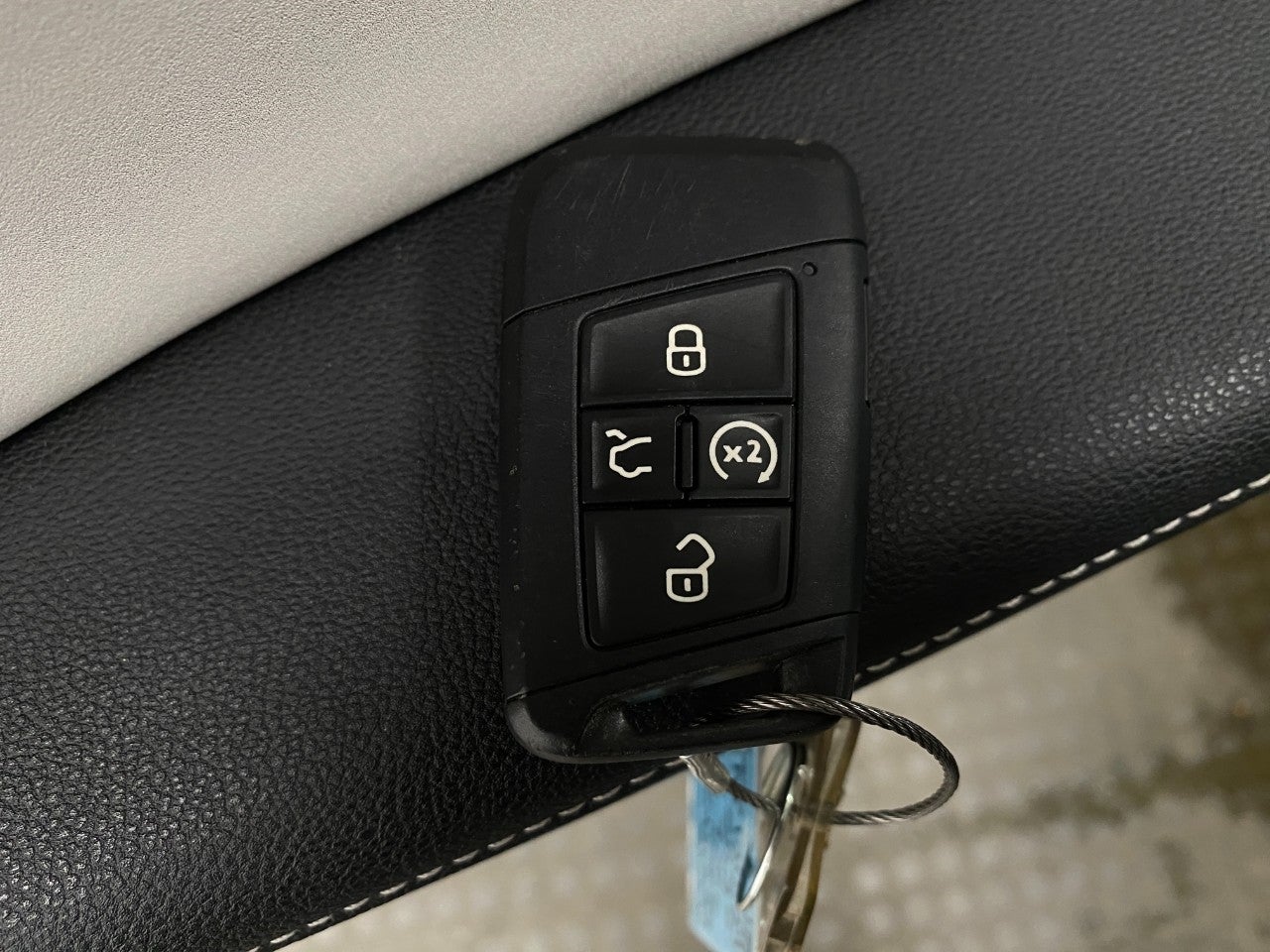 2025 Volkswagen Taos SE 4MOTION