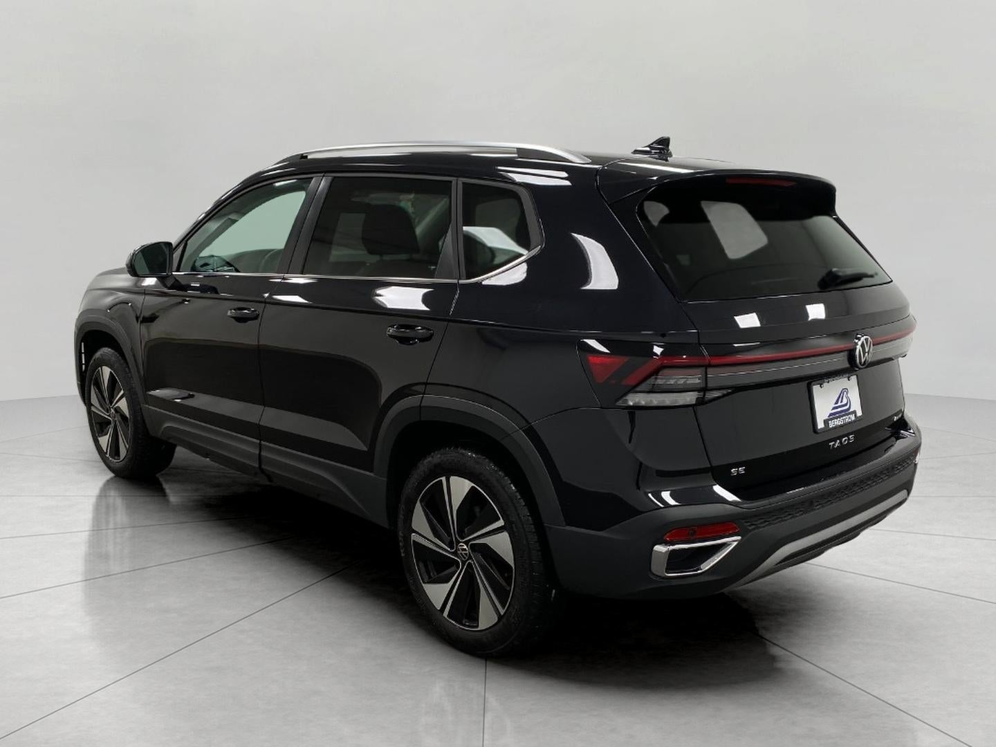 2025 Volkswagen Taos SE 4MOTION