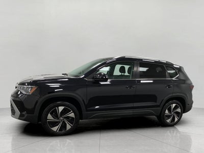 2025 Volkswagen Taos SE 4MOTION