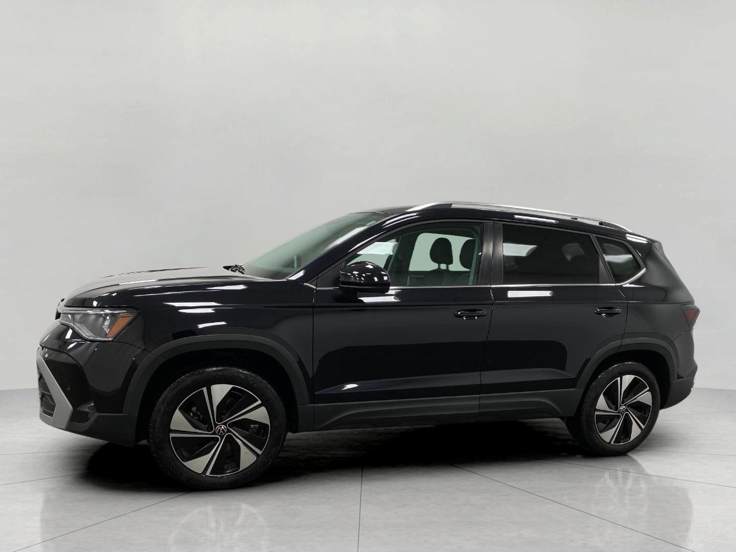 2025 Volkswagen Taos SE 4MOTION