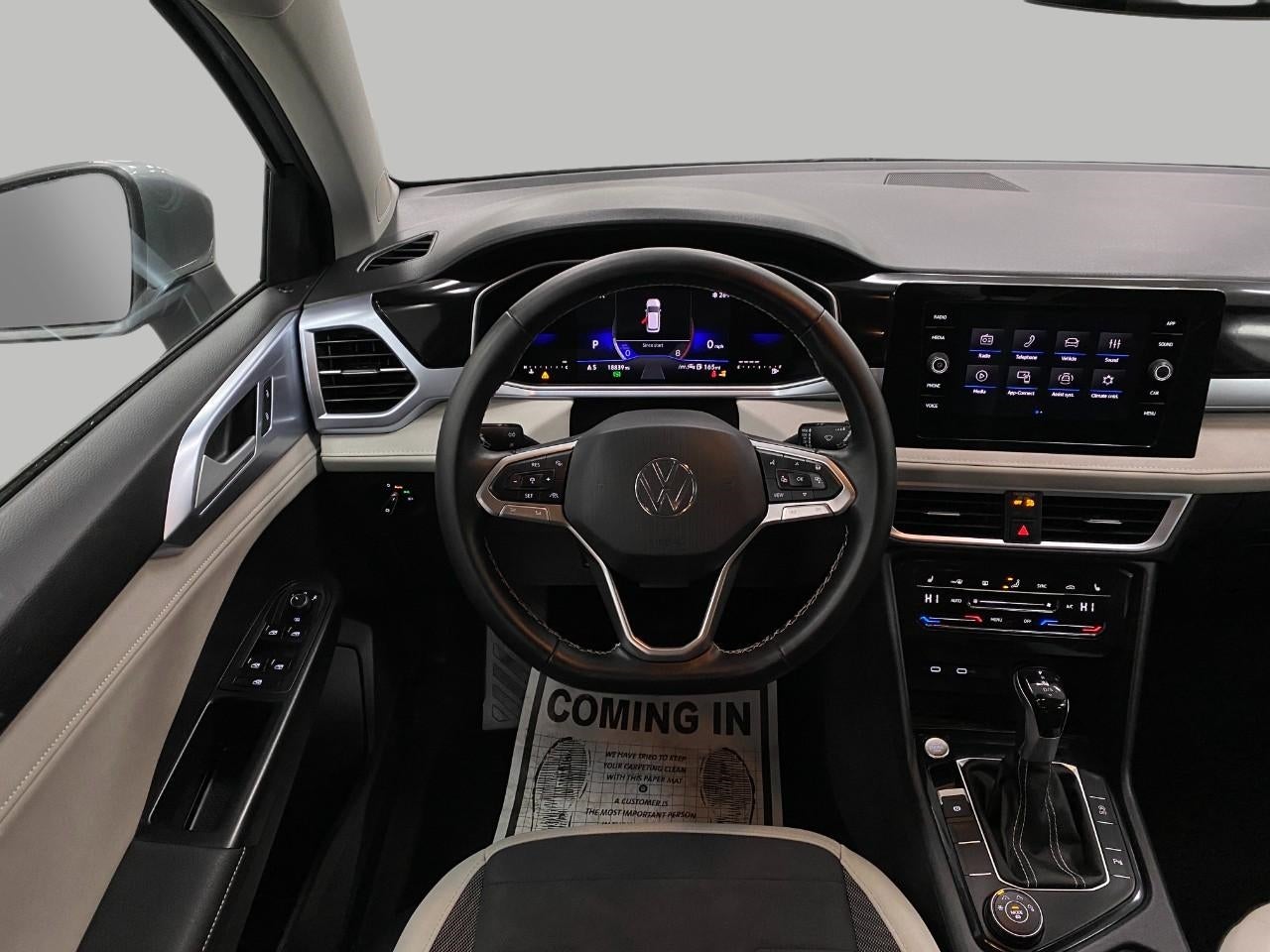 2025 Volkswagen Taos SE 4MOTION