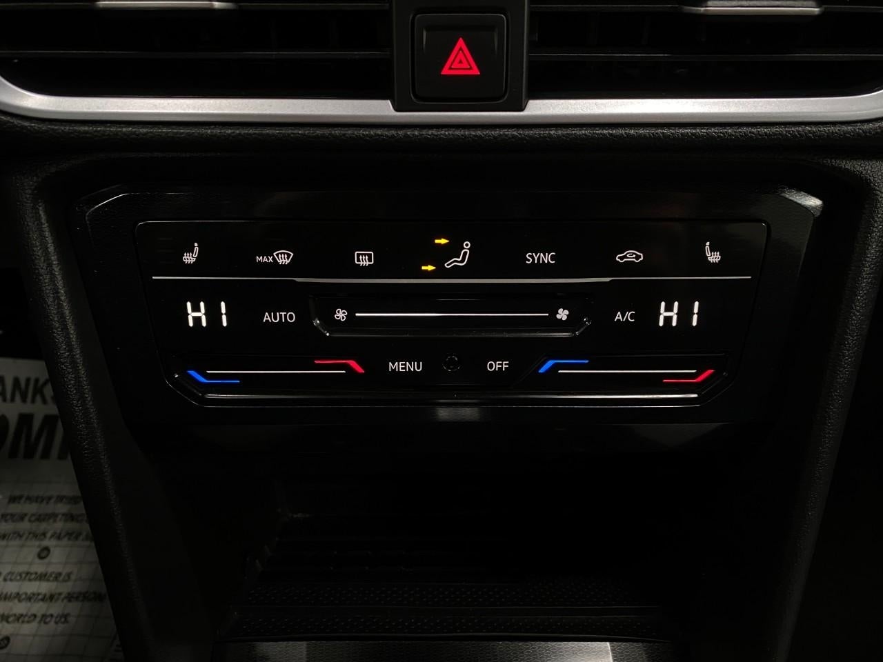 2025 Volkswagen Taos SE 4MOTION