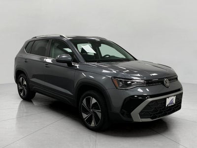 2025 Volkswagen Taos SE 4MOTION