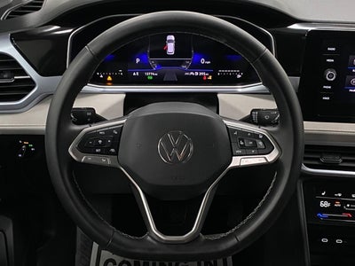 2025 Volkswagen Taos SE 4MOTION