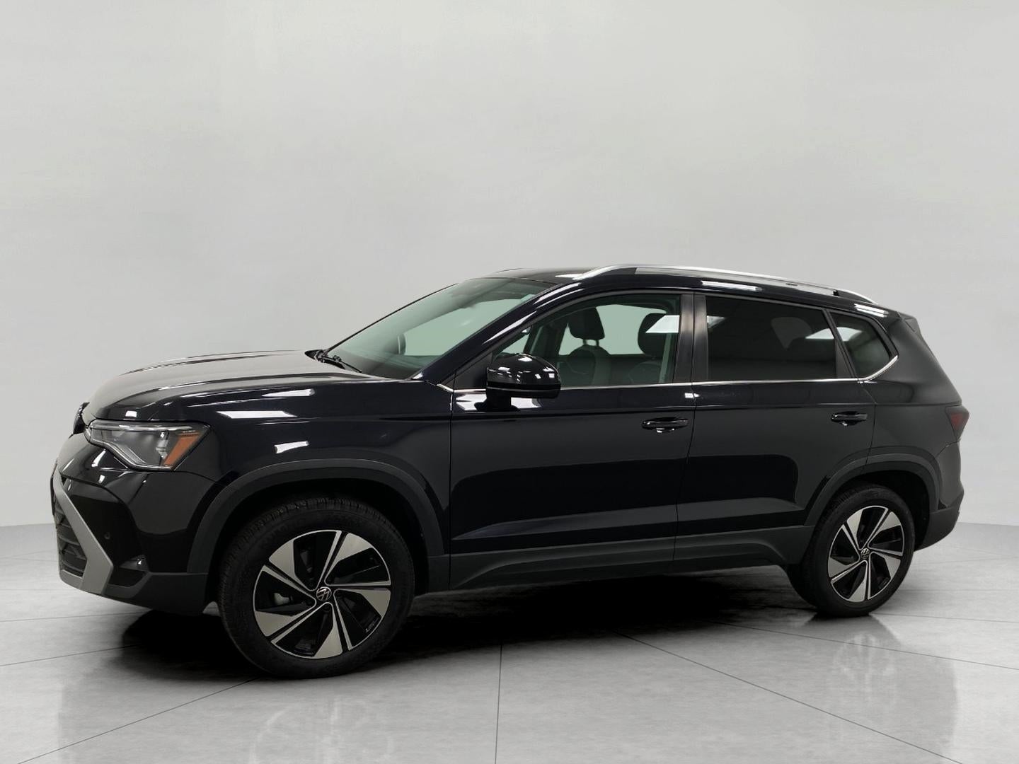 2025 Volkswagen Taos SE 4MOTION