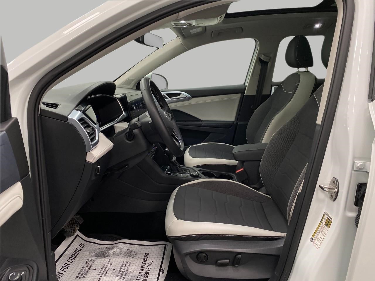 2025 Volkswagen Taos SE 4MOTION