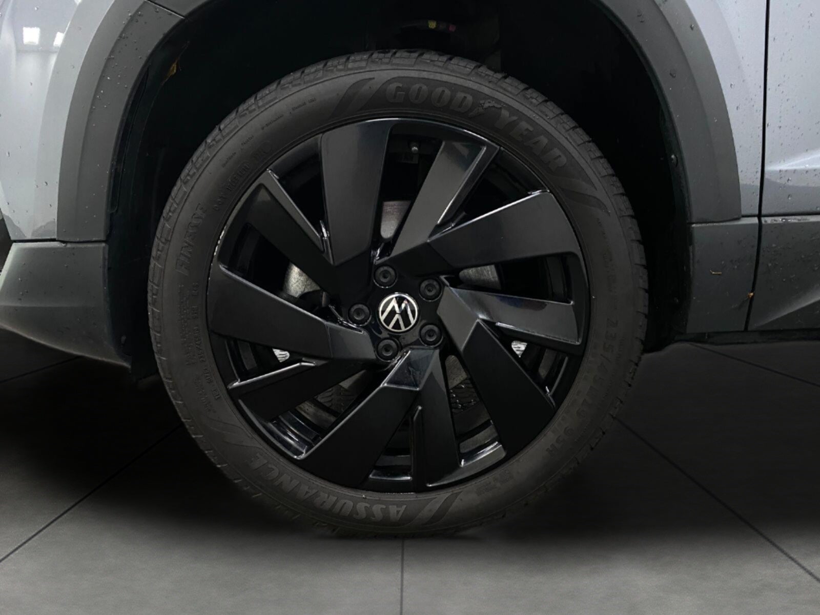 2023 Volkswagen Taos SE 4MOTION