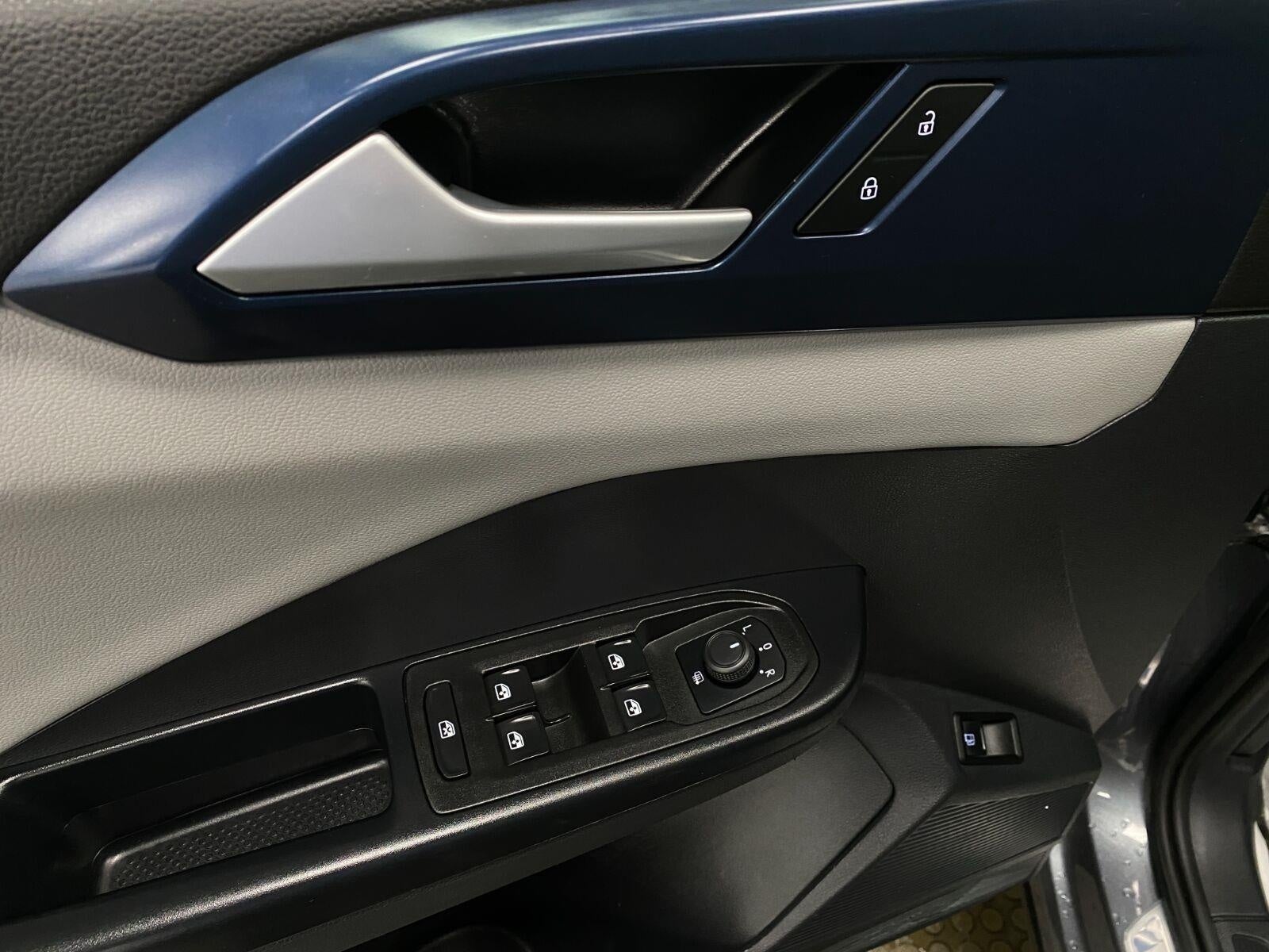 2023 Volkswagen Taos SE 4MOTION