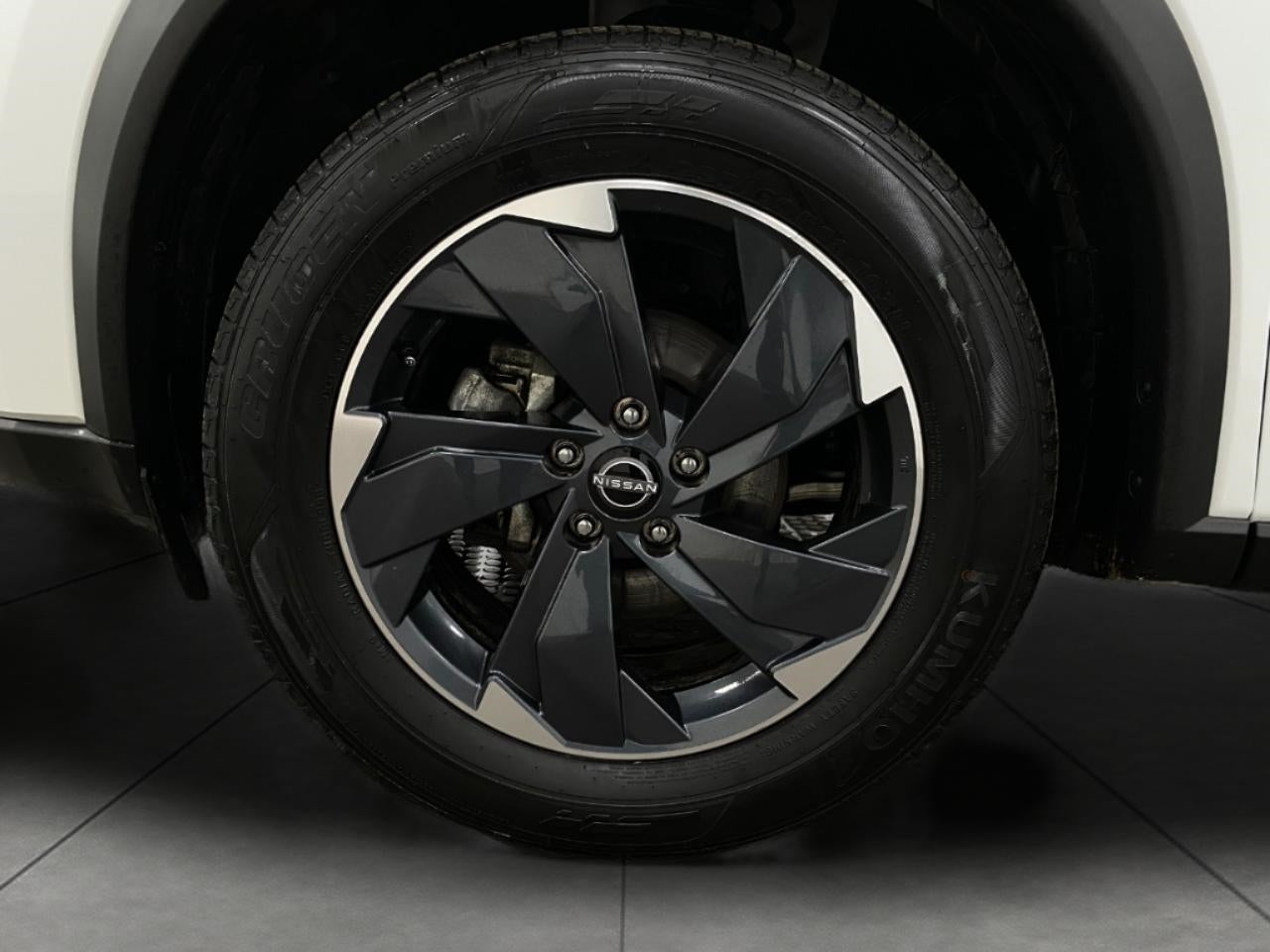 2025 Nissan Rogue AWD SV