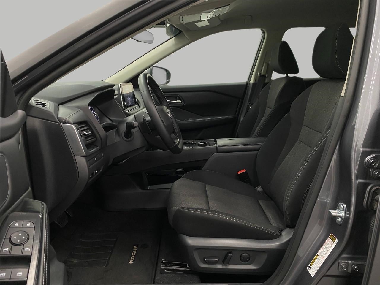 2025 Nissan Rogue AWD SV
