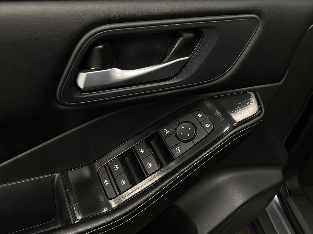 2025 Nissan Rogue AWD SV