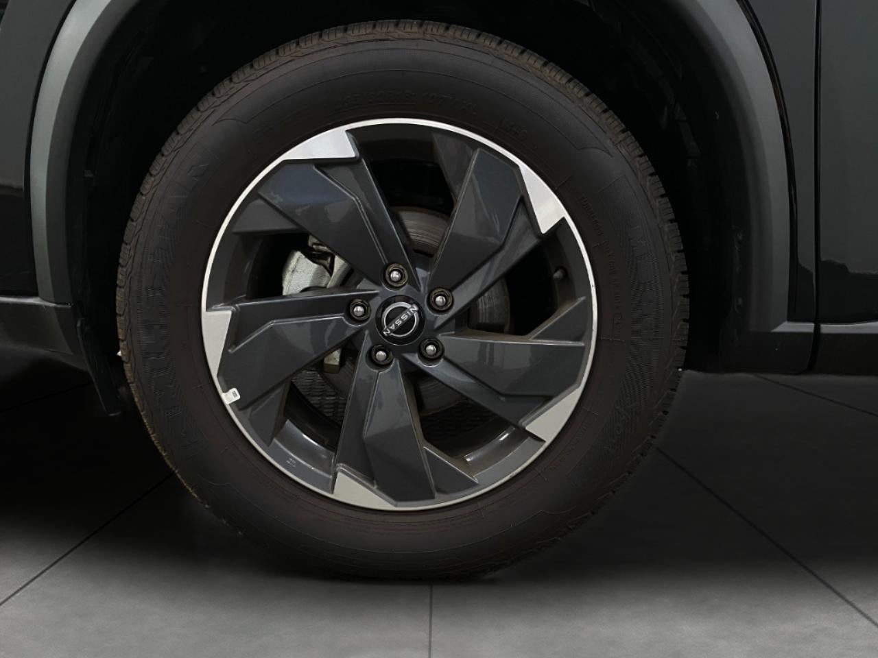 2025 Nissan Rogue AWD SV