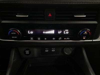 2025 Nissan Rogue AWD SV