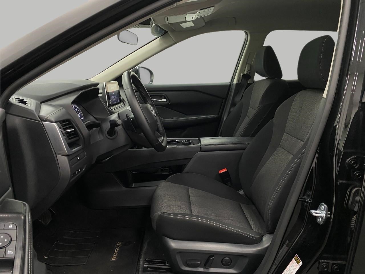 2025 Nissan Rogue AWD SV