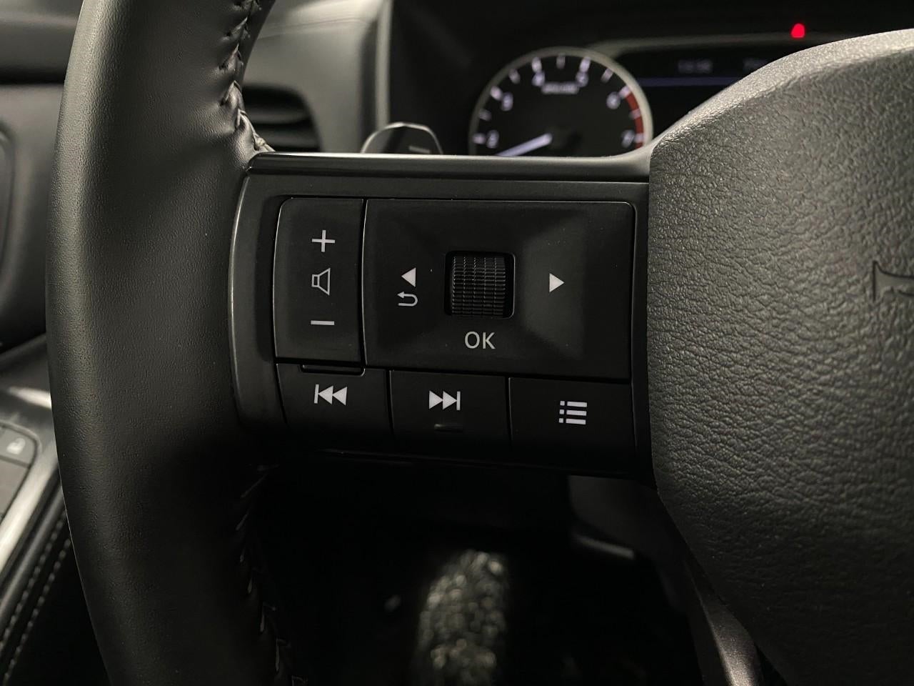 2025 Nissan Rogue AWD SV